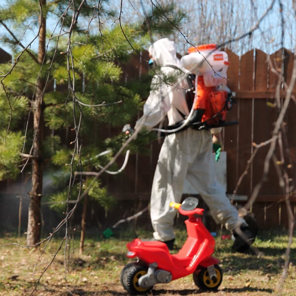 Обработка участка от клещей в Черкассые?